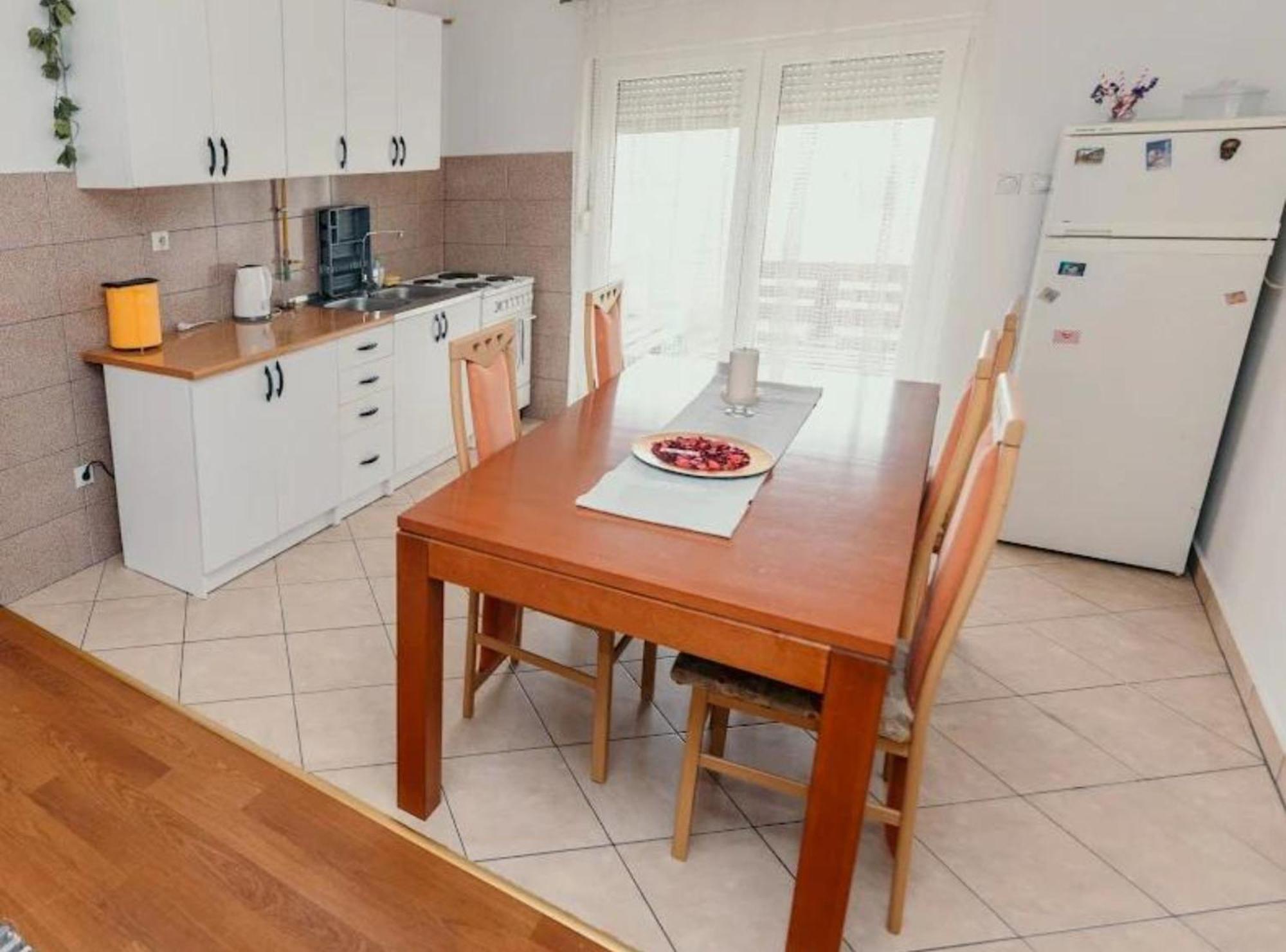 Apartmani Tea I Toni Gradiste Exteriör bild