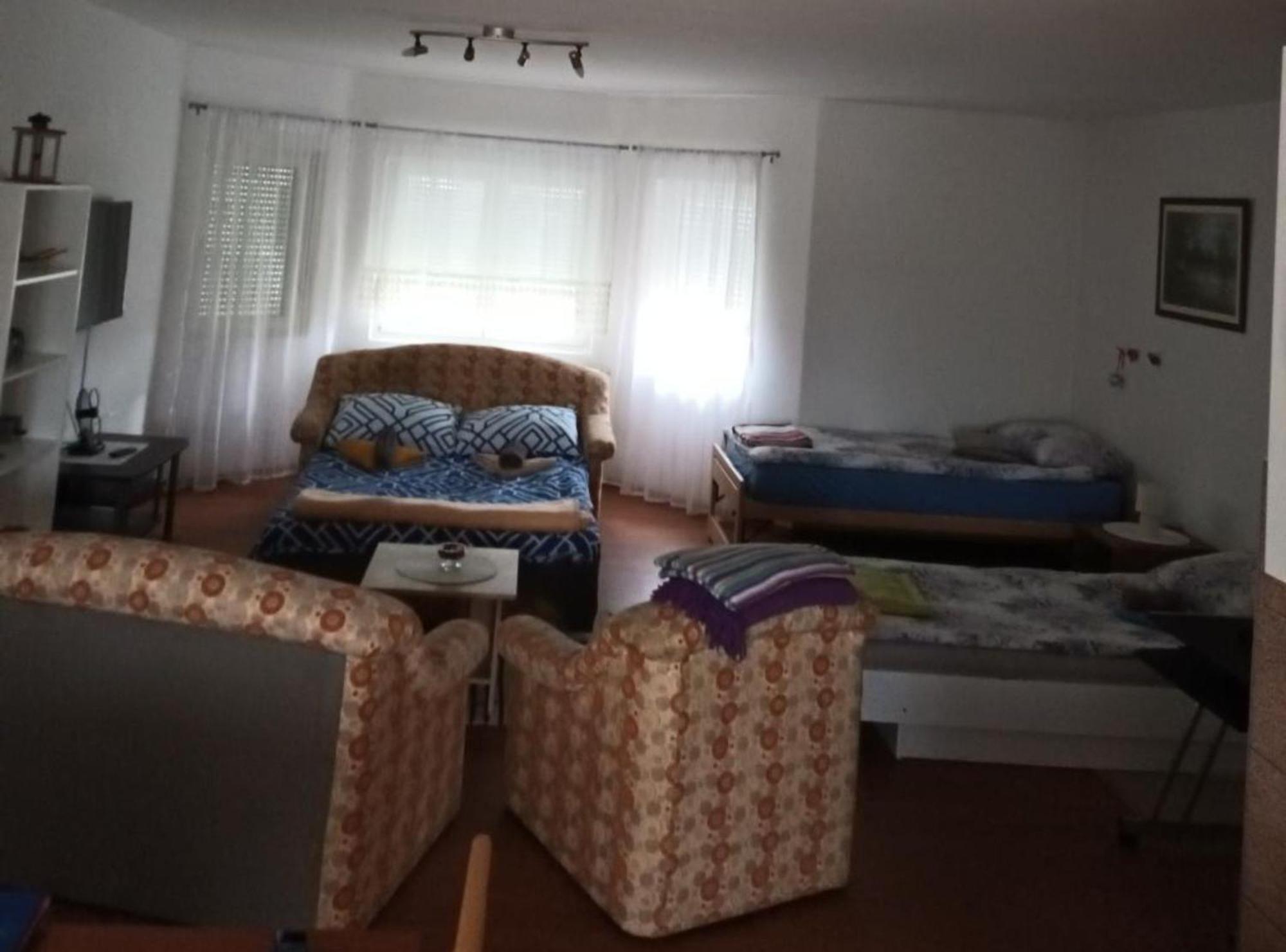 Apartmani Tea I Toni Gradiste Exteriör bild
