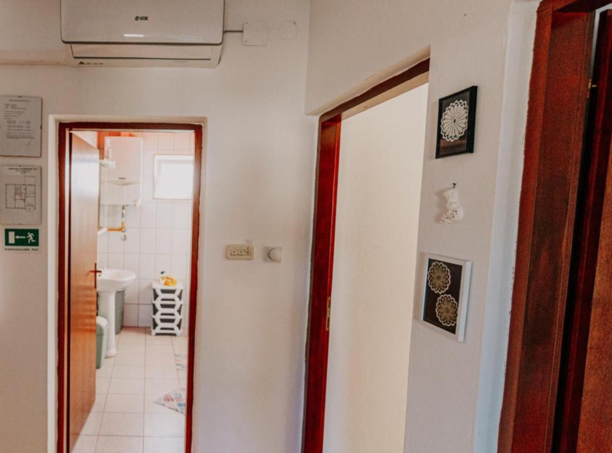 Apartmani Tea I Toni Gradiste Exteriör bild