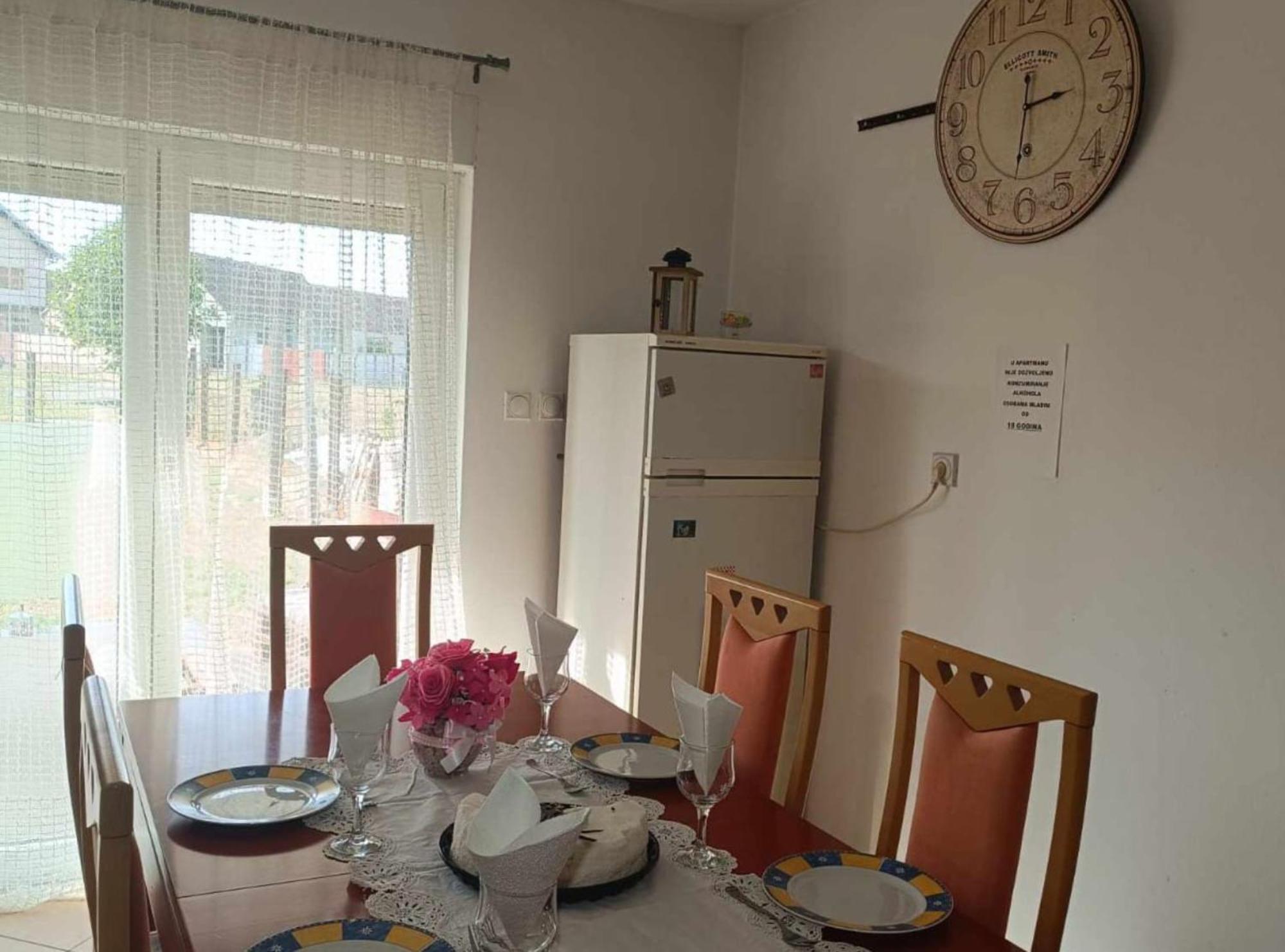 Apartmani Tea I Toni Gradiste Exteriör bild